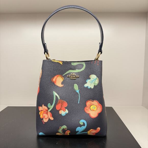 ショルダーバッグ・ポシェット Coach C8611 Small Town Bucket Bag Dreamy Land Floral Print Coach | Bags | Coach C861 Small Town Bucket Bag With Dreamy